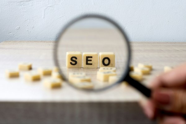 Optimisez votre visibilité avec un consultant seo en tunisie